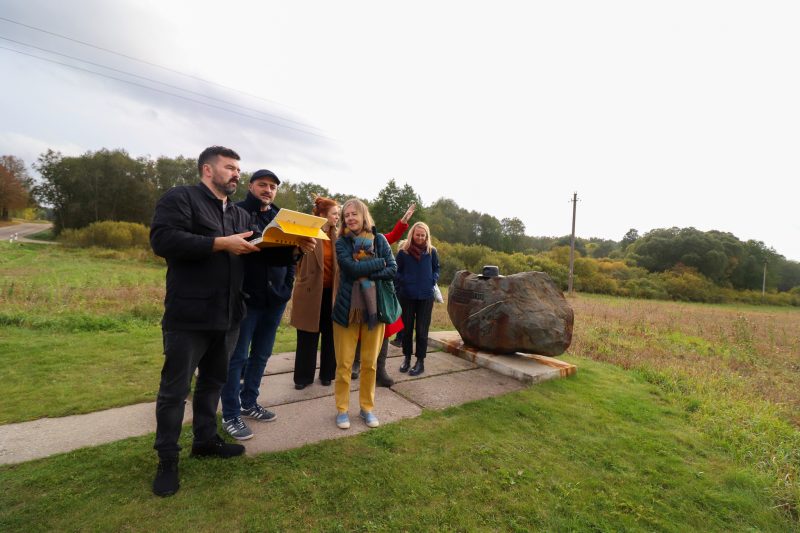 JOURNALISTS FROM ITALY RETRACED THE STEPS OF JONAS MEKAS IN LITHUANIA